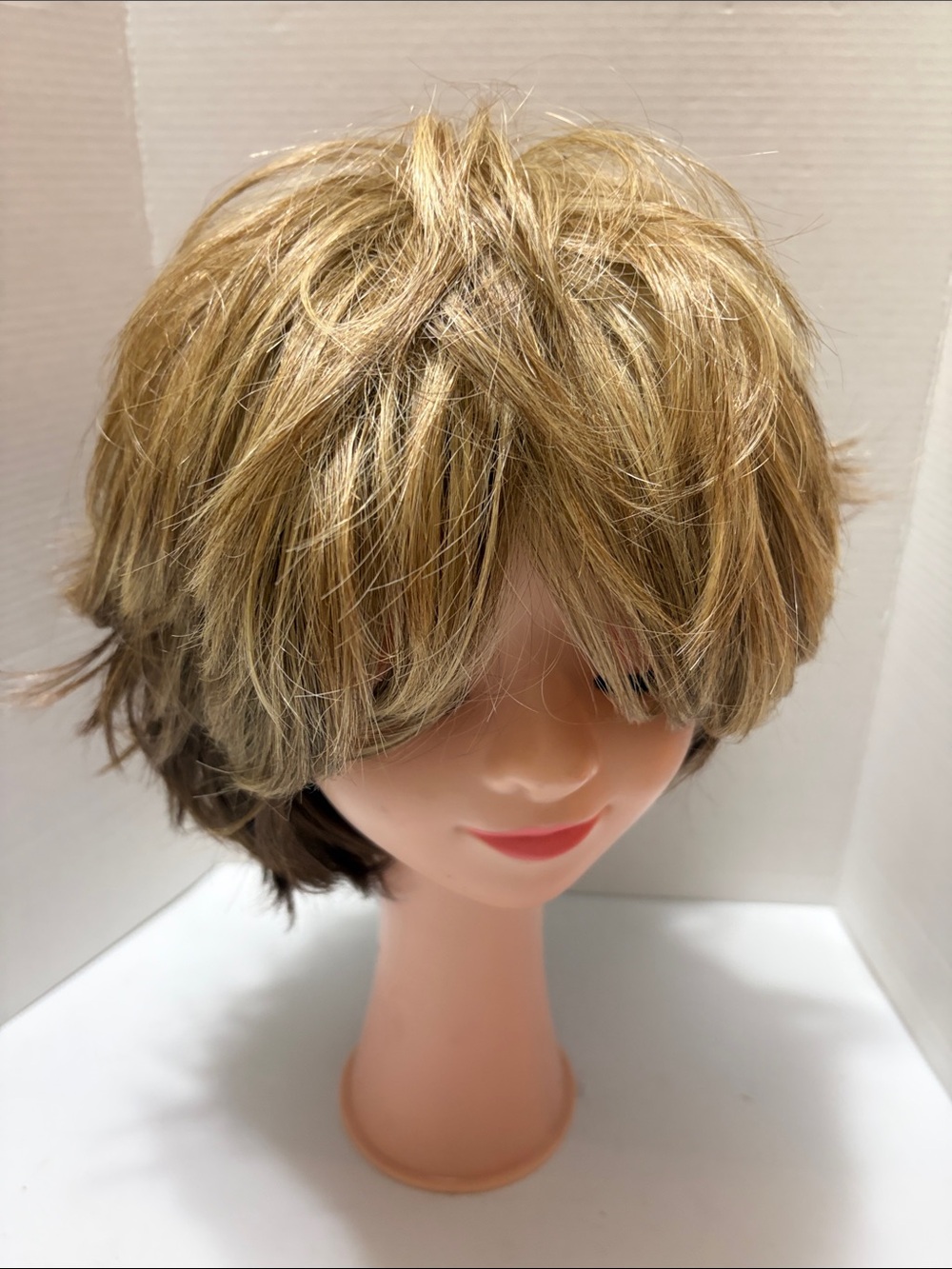 Short Layered Blonde Ombre Wig - Natural Highlighted Look Pixie Cut